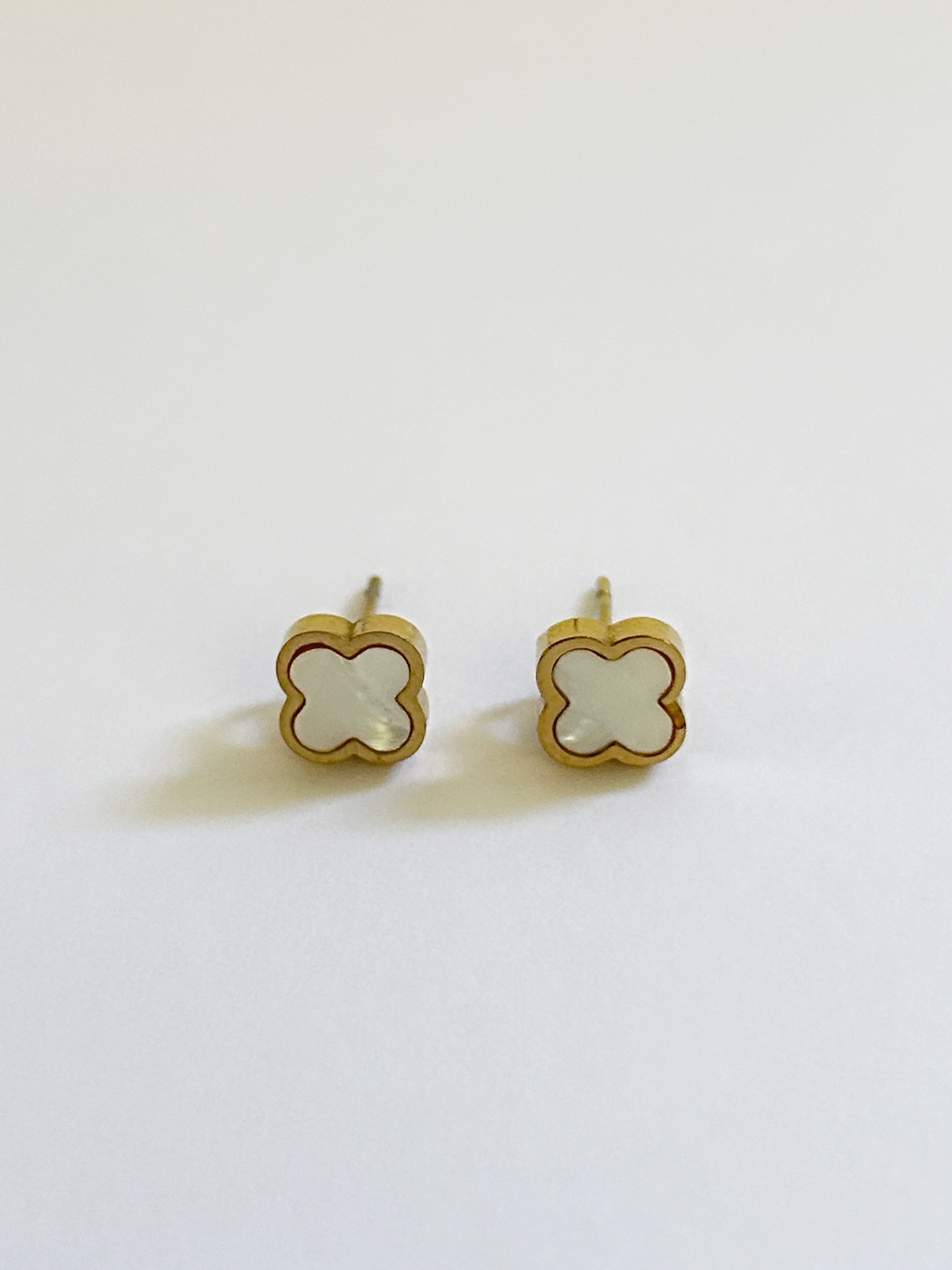 Aretes Trebol Blanco Mujer