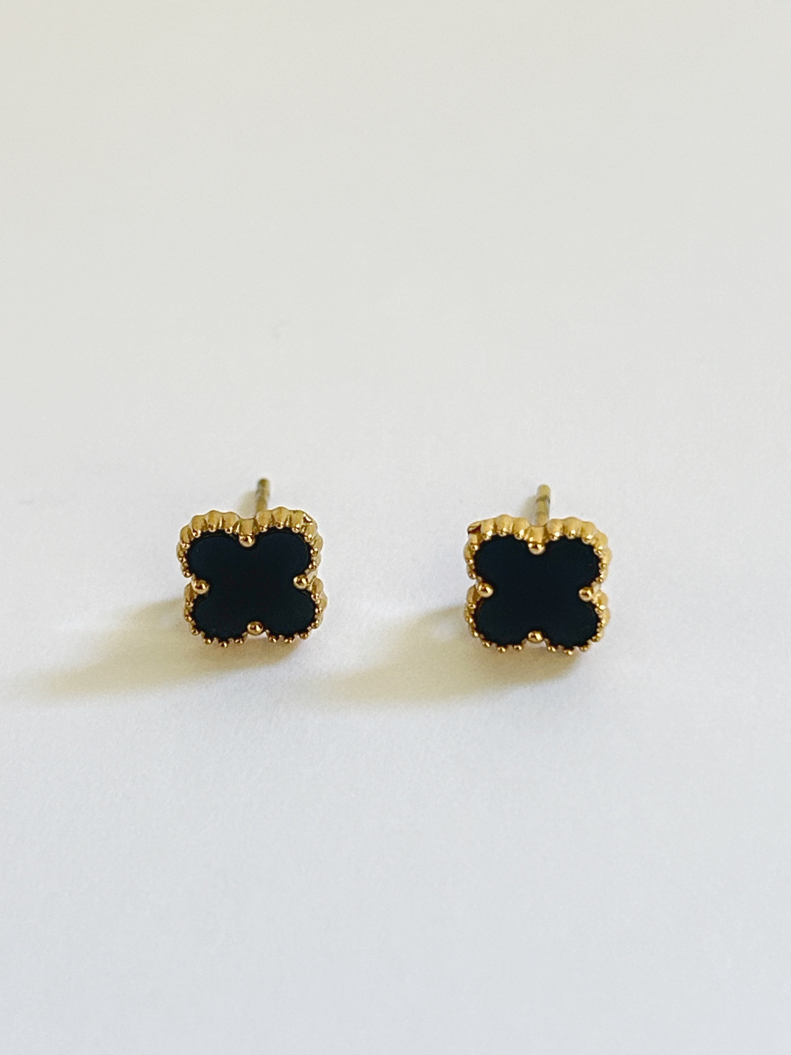 Aretes Trebol Negro Mujer