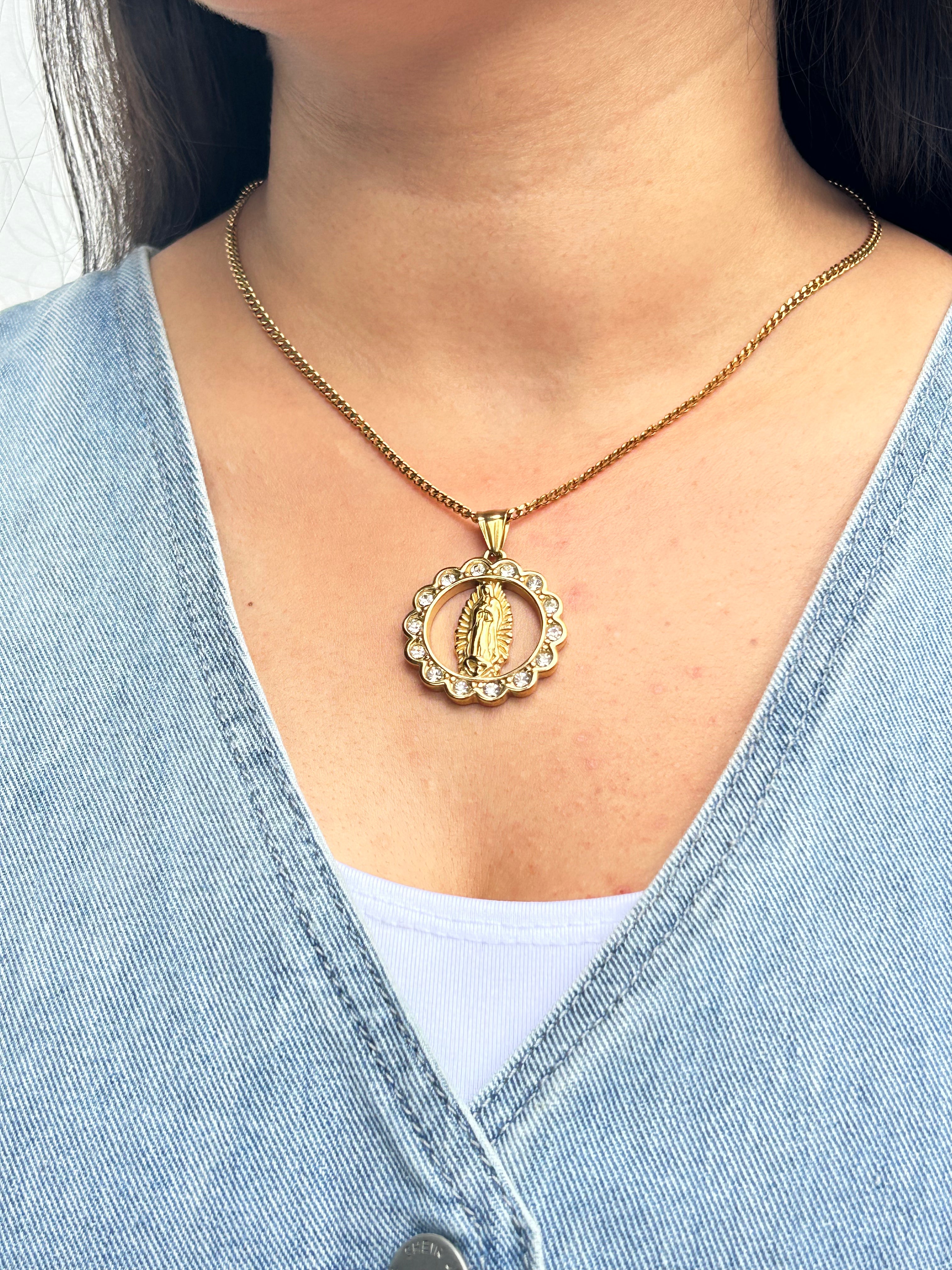 Combo Cadena Cubana Mujer + Dije