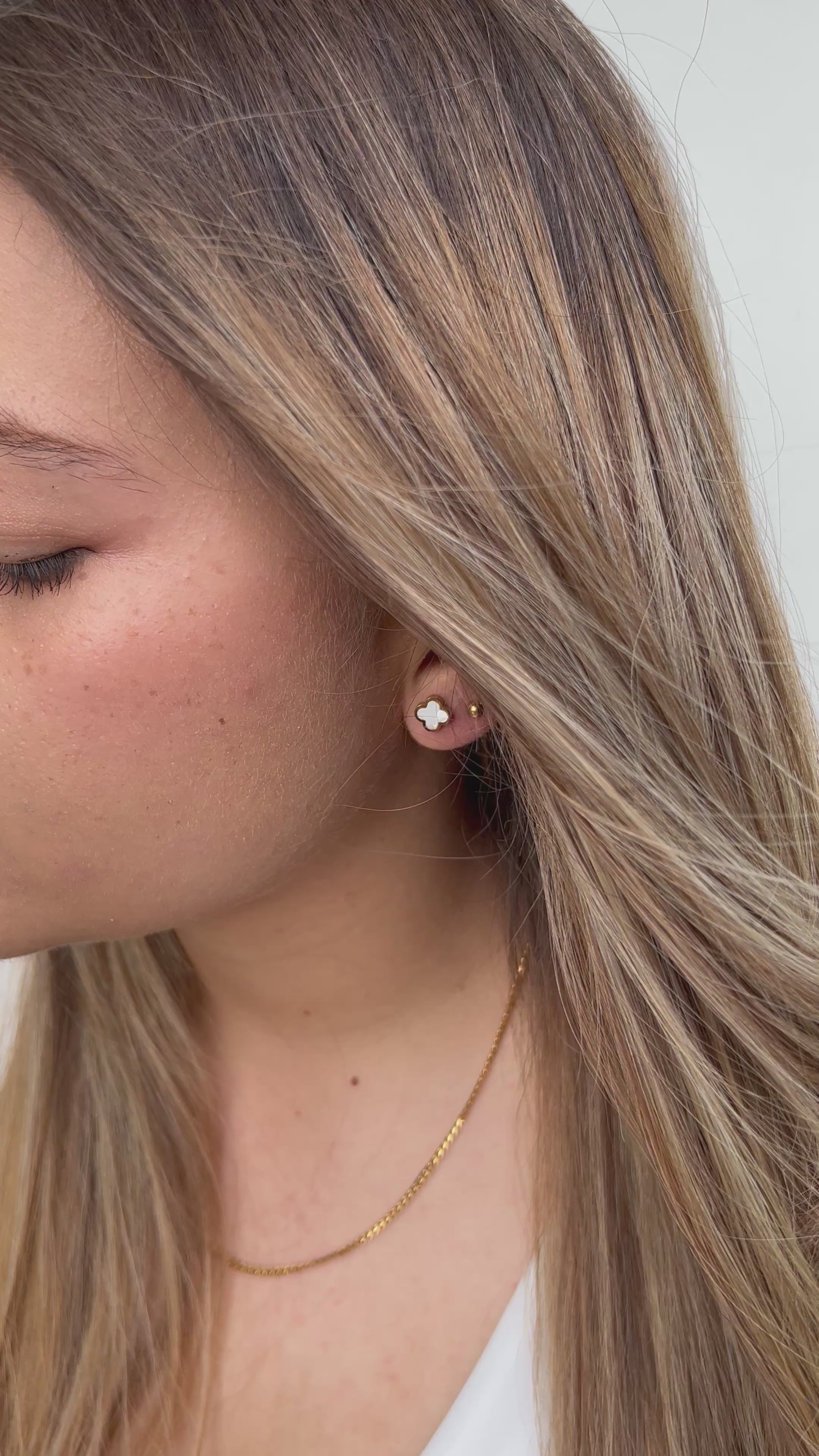 Aretes Trebol Blanco Mujer
